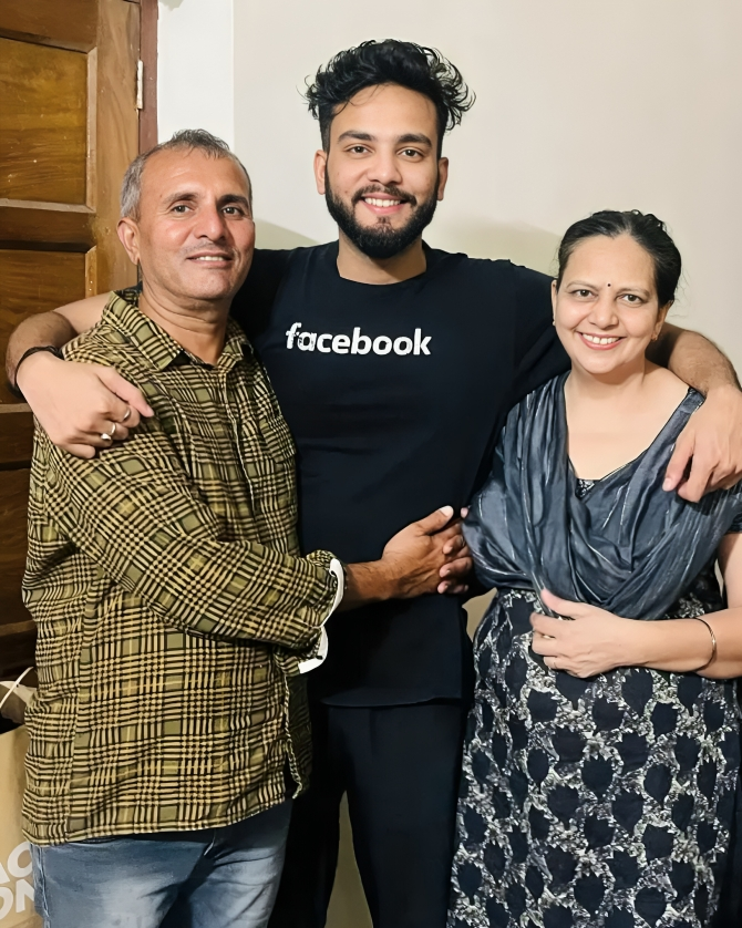 YouTuber Elvish Yadav with his father Ram Avtar Singh Yadav and mother Sushma Yadav.