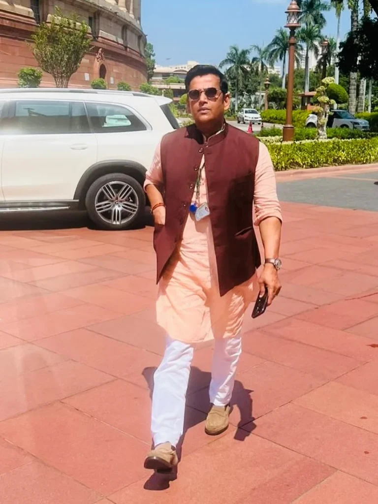 ravi kishan net worth in rupees